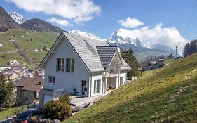 New Chalet With Breathtaking Views!